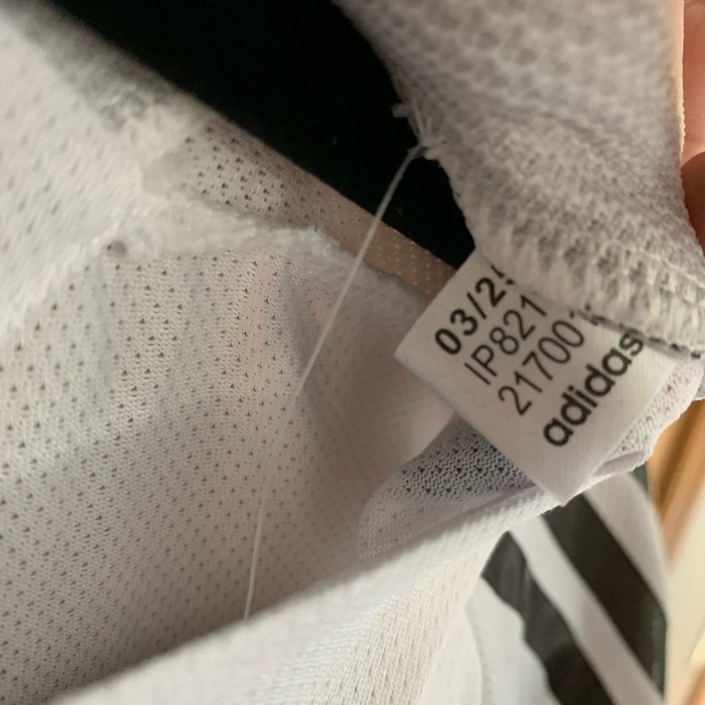 Real Madrid 2025/2026 Jerseys - Picture 11 of 15